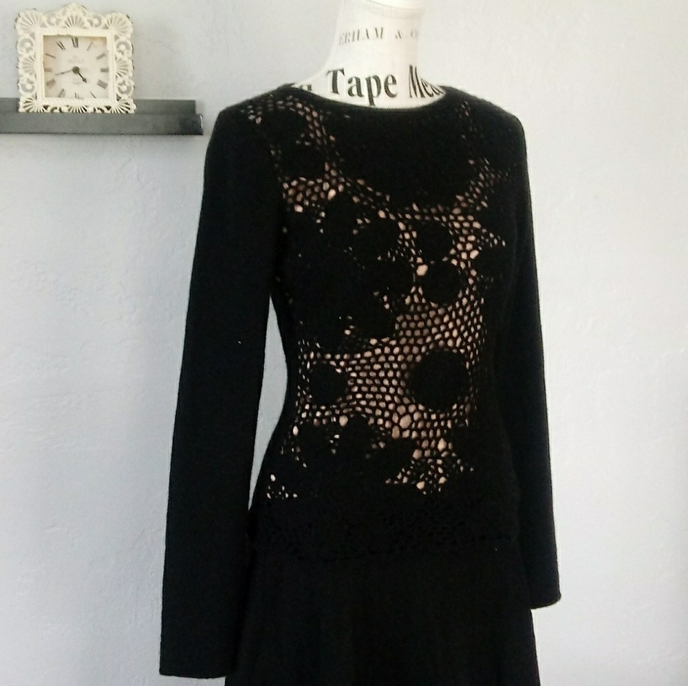 Fitigues black cashmere sweater